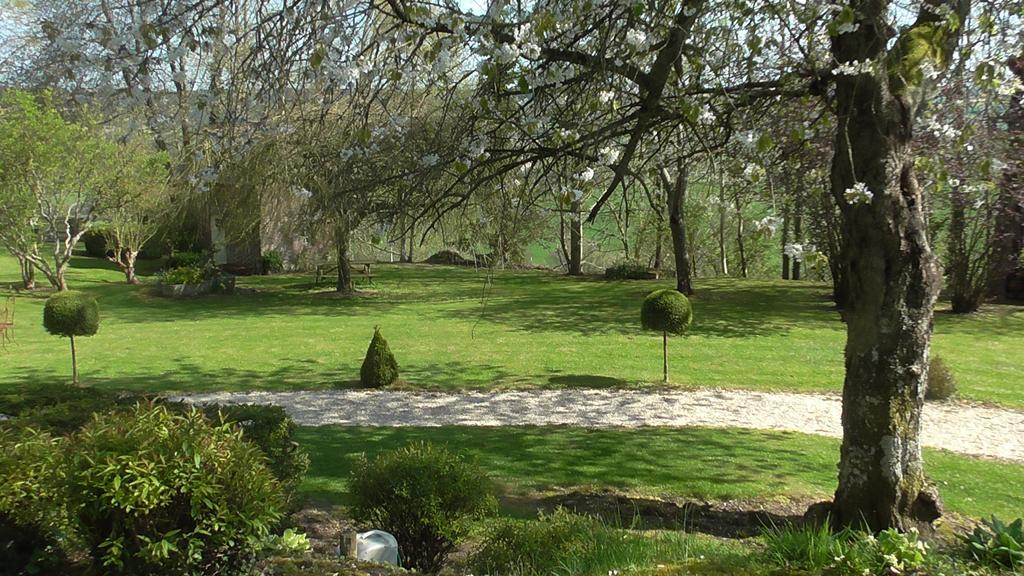Gite "Le Refuge" Dans Un Domaine De 7Ha Au Calme Vimoutiers Exterior foto